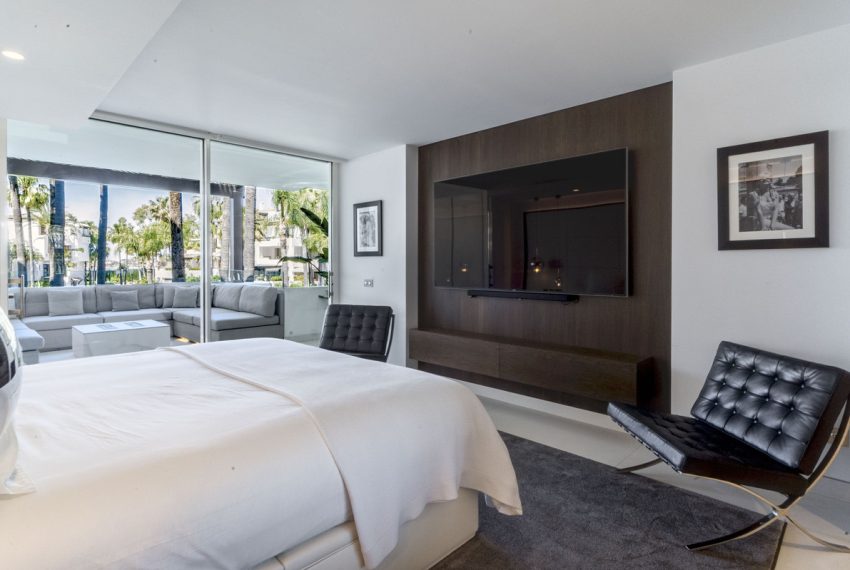 R5378098-Apartment-For-Sale-The-Golden-Mile-Middle-Floor-Apartment-3-Beds-213-Built-6