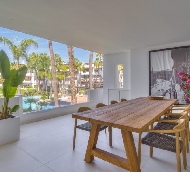R5378098-Image 1-Middle Floor Apartment - 3 Beds - 213 Built