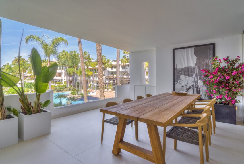 R5378098-Apartment-For-Sale-The-Golden-Mile-Middle-Floor-Apartment-3-Beds-213-Built