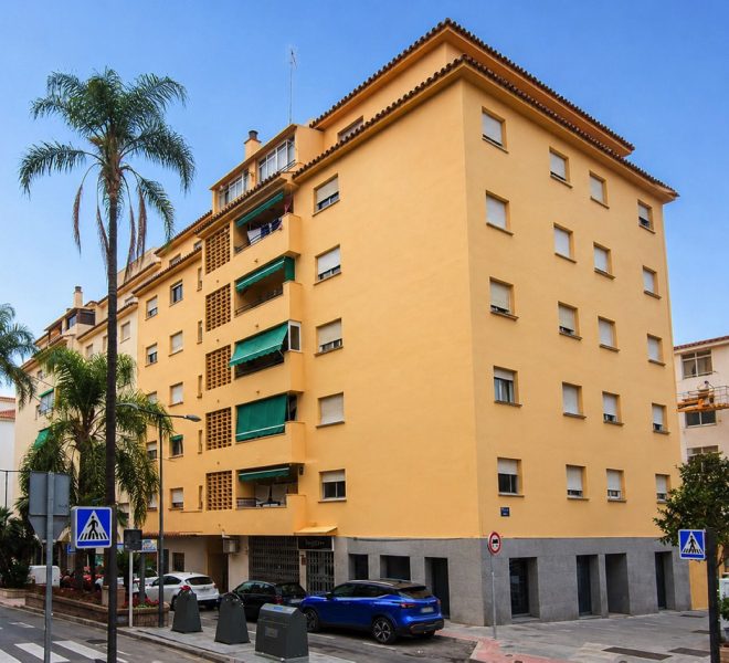 R5378299-Image 1-Middle Floor Apartment - 3 Beds - 110 Built