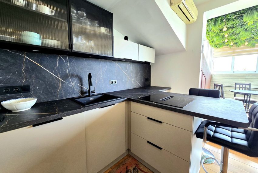 R5378989-Apartment-For-Sale-The-Golden-Mile-Top-Floor-Apartment-1-Beds-56-Built-1