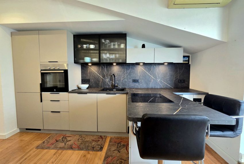 R5378989-Apartment-For-Sale-The-Golden-Mile-Top-Floor-Apartment-1-Beds-56-Built-12
