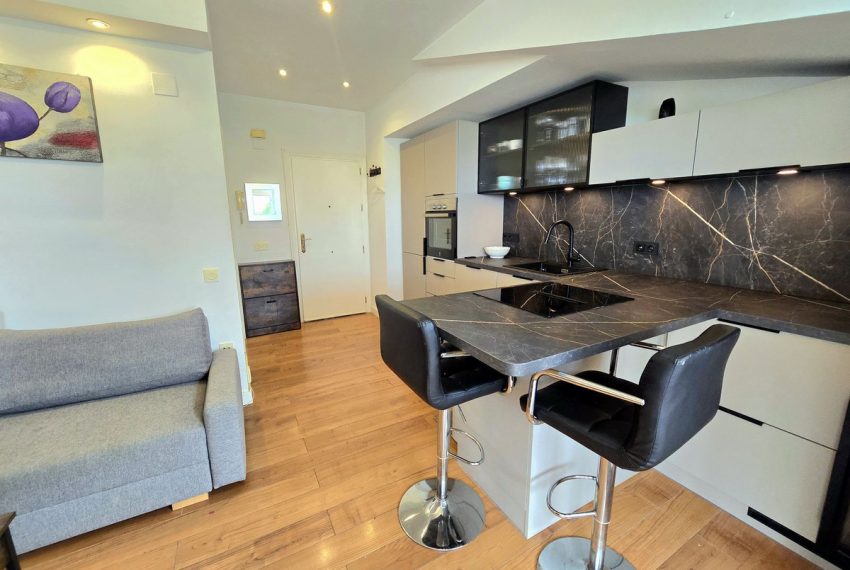 R5378989-Apartment-For-Sale-The-Golden-Mile-Top-Floor-Apartment-1-Beds-56-Built-2