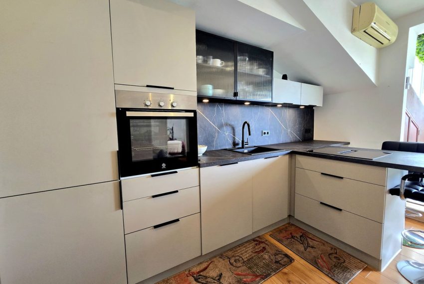 R5378989-Apartment-For-Sale-The-Golden-Mile-Top-Floor-Apartment-1-Beds-56-Built-3