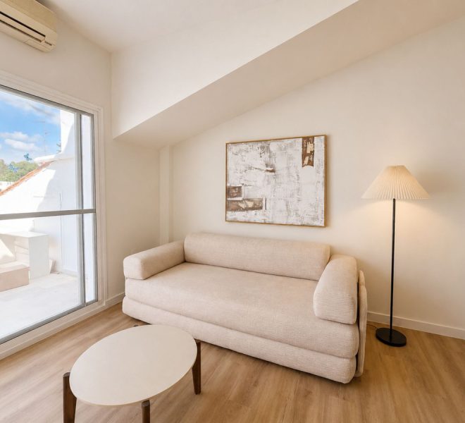 R5379013-Image 1-Top Floor Apartment - 1 Beds - 50 Built