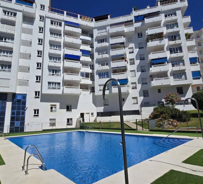 R5379112-Image 1-Middle Floor Apartment - 3 Beds - 100 Built