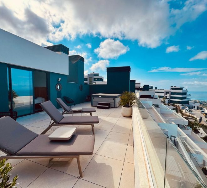 R5380975-Image 1-Penthouse Duplex - 3 Beds - 156 Built