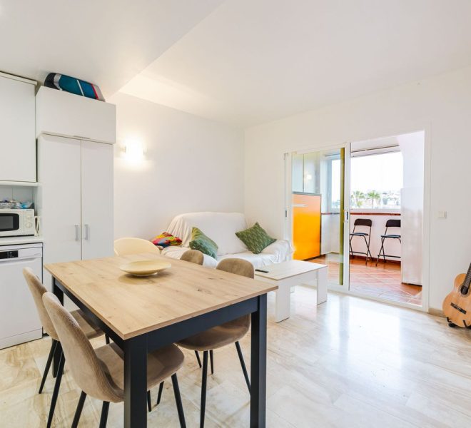 R5382559-Image 1-Penthouse - 2 Beds - 70 Built