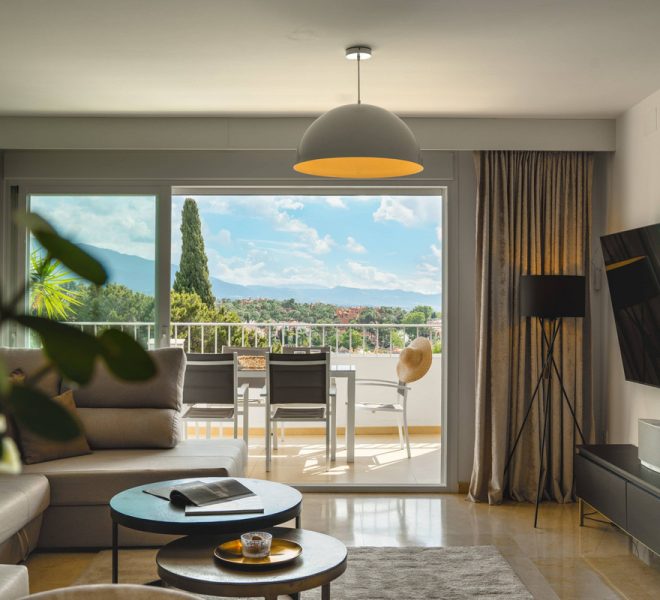 R5383246-Image 1-Middle Floor Apartment - 4 Beds - 145 Built