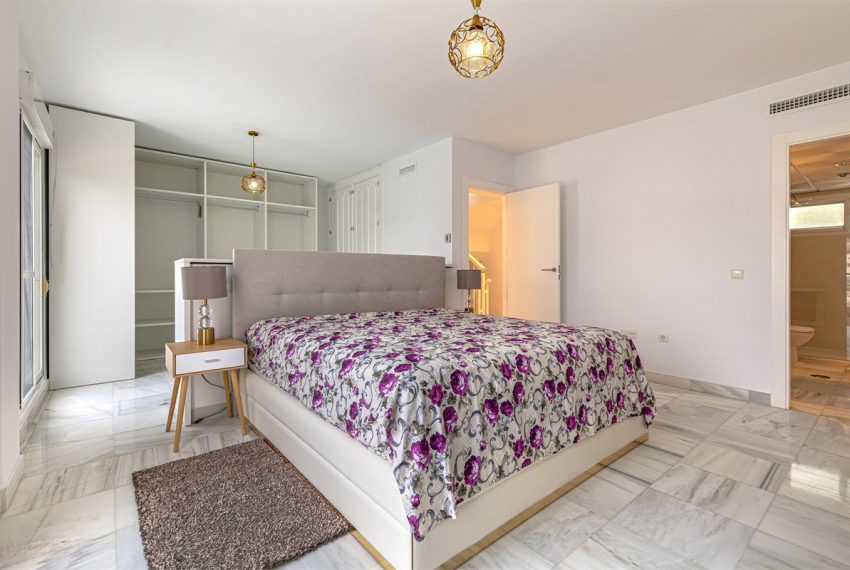 R5383741-House-For-Sale-Nueva-Andalucia-Townhouse-2-Beds-149-Built-14
