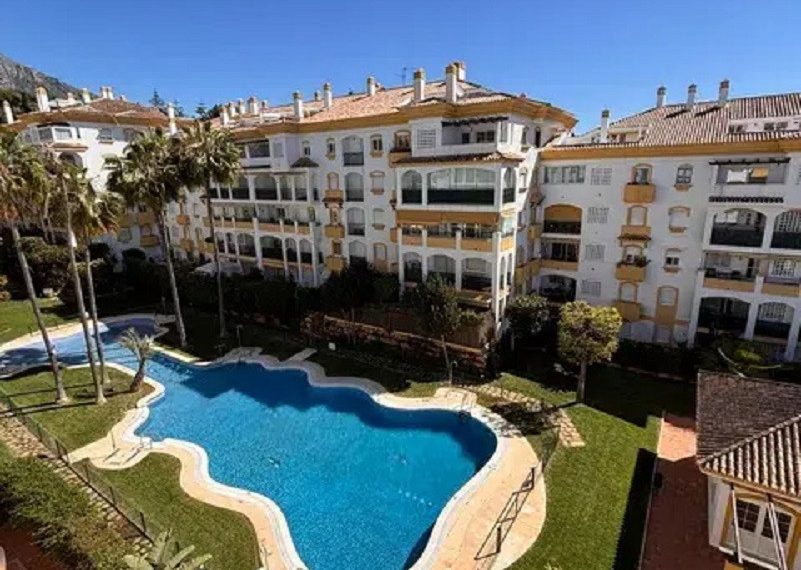 R5384002-Apartment-For-Sale-The-Golden-Mile-Duplex-4-Beds-152-Built