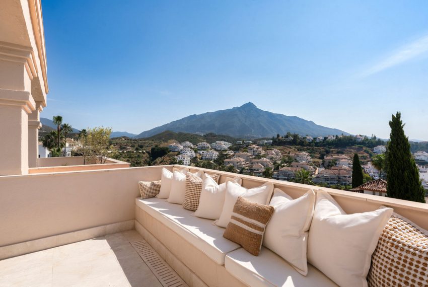 R5384059-Apartment-For-Sale-Nueva-Andalucia-Middle-Floor-Apartment-3-Beds-300-Built