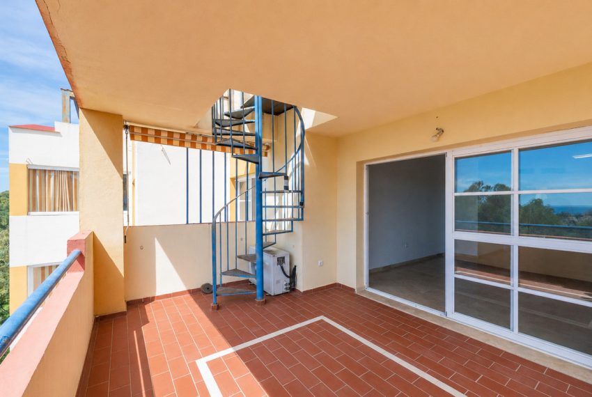 R5384113-Apartment-For-Sale-El-Paraiso-Penthouse-2-Beds-138-Built-3