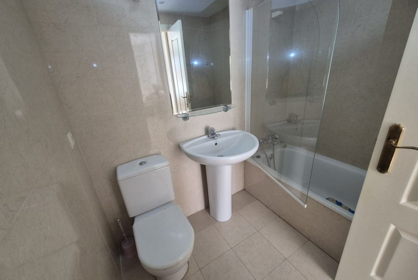 R5387812-Apartment-For-Sale-Nueva-Andalucia-Ground-Floor-Apartment-2-Beds-98-Built-4