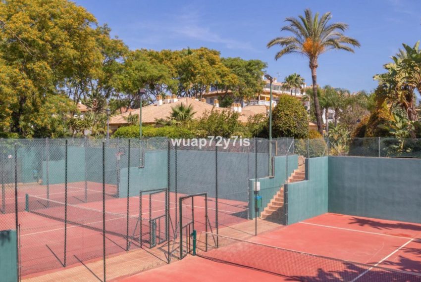 R5387920-Apartment-For-Sale-Nueva-Andalucia-Penthouse-2-Beds-72-Built-17