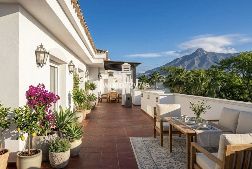 R5387920-Apartment-For-Sale-Nueva-Andalucia-Penthouse-2-Beds-72-Built