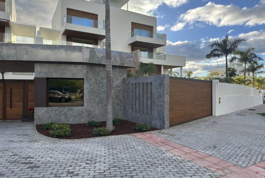 R5388004-Apartment-For-Sale-The-Golden-Mile-Middle-Floor-Apartment-3-Beds-192-Built-17