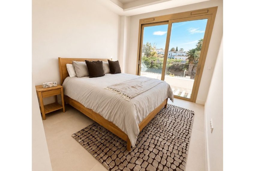 R5388004-Apartment-For-Sale-The-Golden-Mile-Middle-Floor-Apartment-3-Beds-192-Built-4