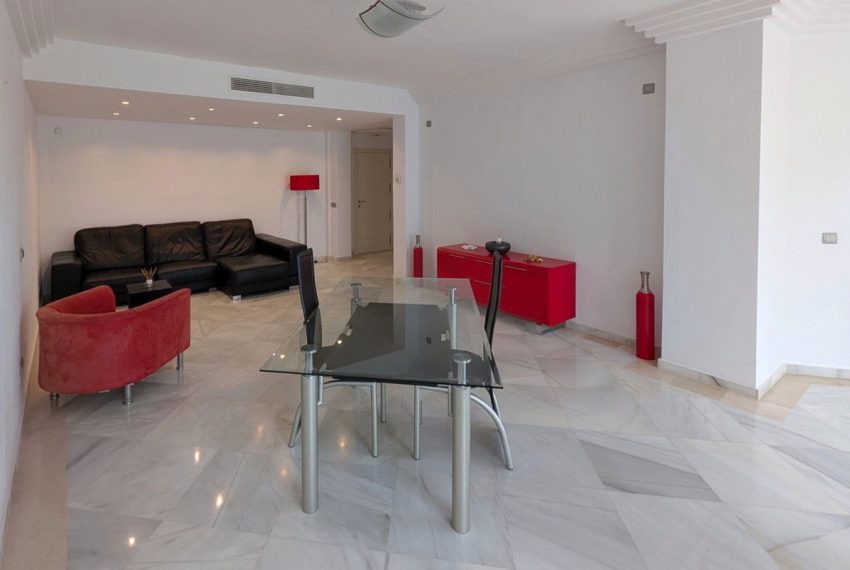 R5388007-Apartment-For-Sale-Aloha-Middle-Floor-Apartment-2-Beds-111-Built-1