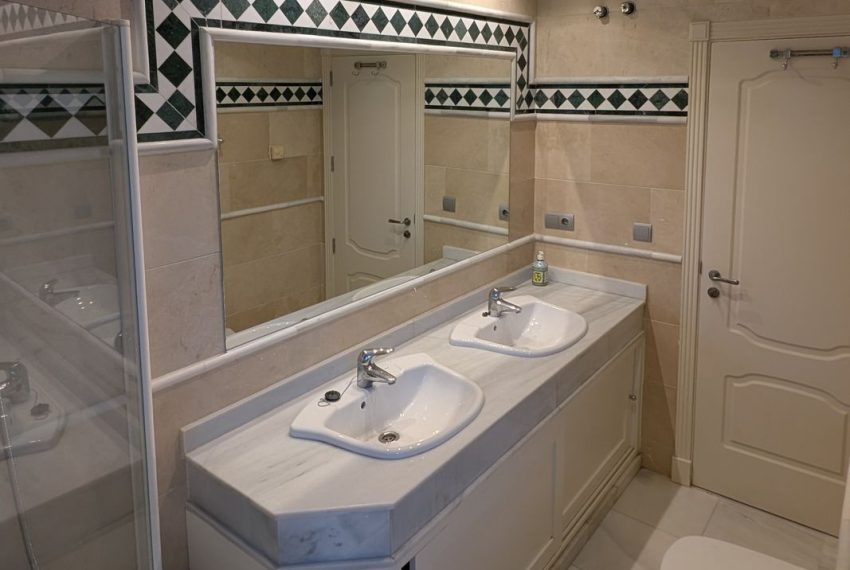 R5388007-Apartment-For-Sale-Aloha-Middle-Floor-Apartment-2-Beds-111-Built-5