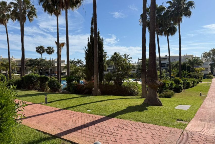R5389144-Apartment-For-Sale-Nueva-Andalucia-Ground-Floor-Apartment-2-Beds-80-Built