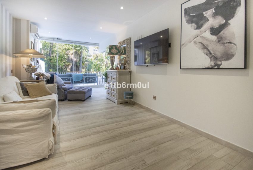 R5389318-Apartment-For-Sale-The-Golden-Mile-Middle-Floor-Apartment-1-Beds-122-Built-13