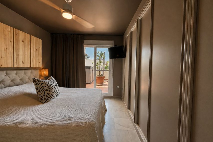 R5389927-Apartment-For-Sale-Nueva-Andalucia-Top-Floor-Apartment-2-Beds-100-Built-13