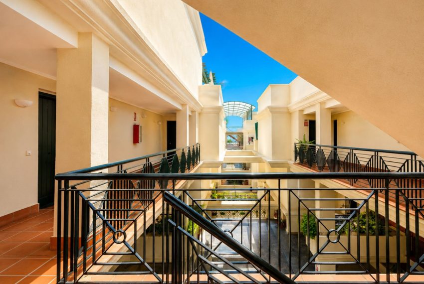 R5389927-Apartment-For-Sale-Nueva-Andalucia-Top-Floor-Apartment-2-Beds-100-Built-15