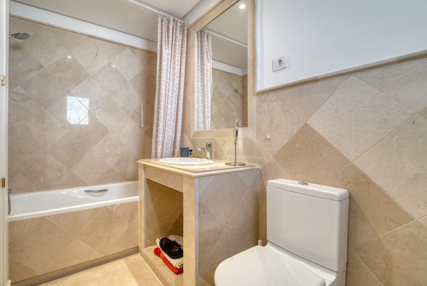 R5391472-Apartment-For-Sale-Nueva-Andalucia-Middle-Floor-Apartment-2-Beds-154-Built-18