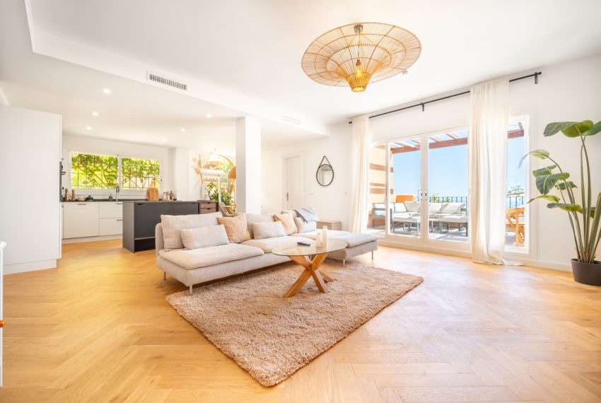 R5391568-Apartment-For-Sale-Nueva-Andalucia-Penthouse-3-Beds-190-Built