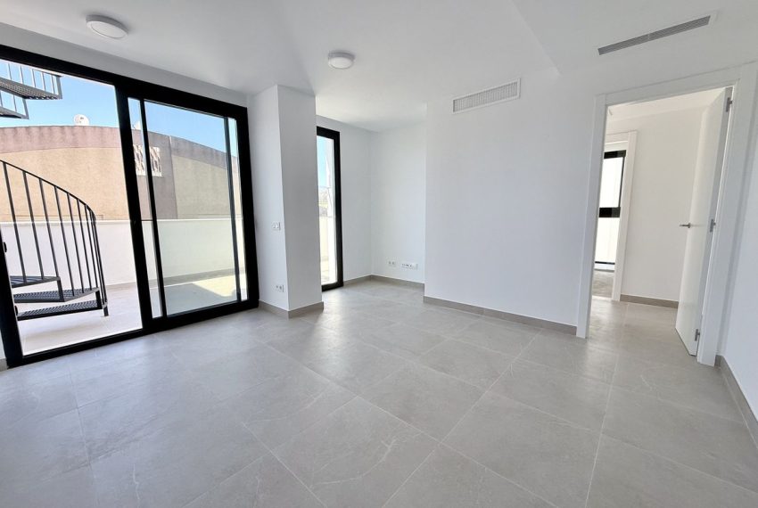 R5392279-Apartment-For-Sale-Estepona-Penthouse-1-Beds-53-Built