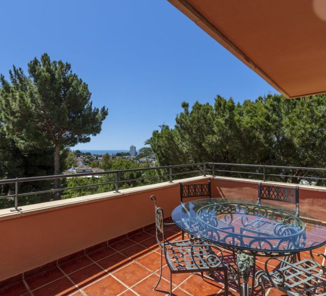 R5393158-Image 1-Middle Floor Apartment - 3 Beds - 270 Built