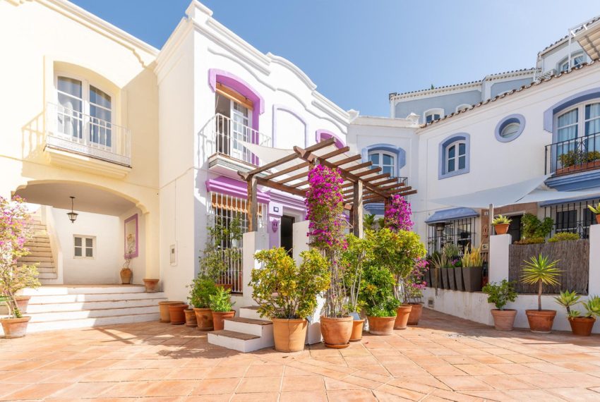 R5394802-House-For-Sale-Benahavis-Townhouse-2-Beds-104-Built