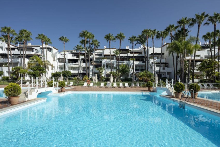 R4503142-Apartment-For-Sale-The-Golden-Mile-Ground-Floor-Apartment-3-Beds-137-Built