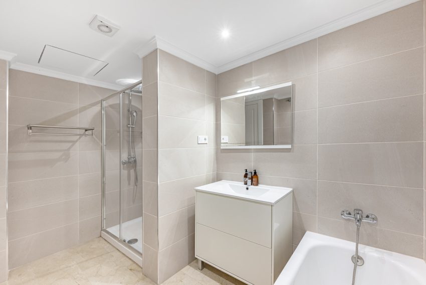 R4792999-Apartment-For-Sale-The-Golden-Mile-Ground-Floor-Apartment-1-Beds-102-Built-6