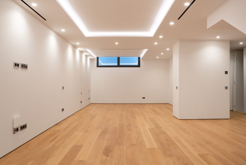 R4973467-Apartment-For-Sale-The-Golden-Mile-Ground-Floor-Apartment-4-Beds-286-Built-15