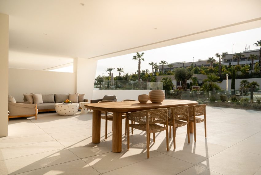 R4973467-Apartment-For-Sale-The-Golden-Mile-Ground-Floor-Apartment-4-Beds-286-Built-2
