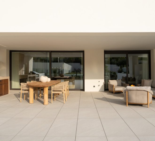 R4973467-Image 1-Ground Floor Apartment - 4 Beds - 286 Built
