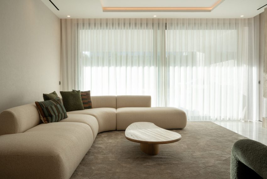 R4973467-Apartment-For-Sale-The-Golden-Mile-Ground-Floor-Apartment-4-Beds-286-Built-7