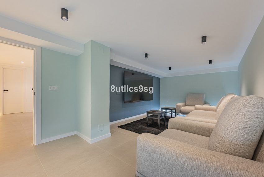 R5050651-Apartment-For-Sale-The-Golden-Mile-Ground-Floor-Apartment-3-Beds-196-Built-16