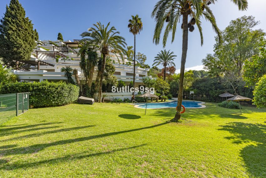 R5050651-Apartment-For-Sale-The-Golden-Mile-Ground-Floor-Apartment-3-Beds-196-Built