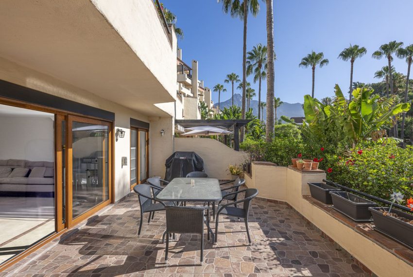 R5119132-Apartment-For-Sale-The-Golden-Mile-Ground-Floor-Apartment-3-Beds-254-Built-1