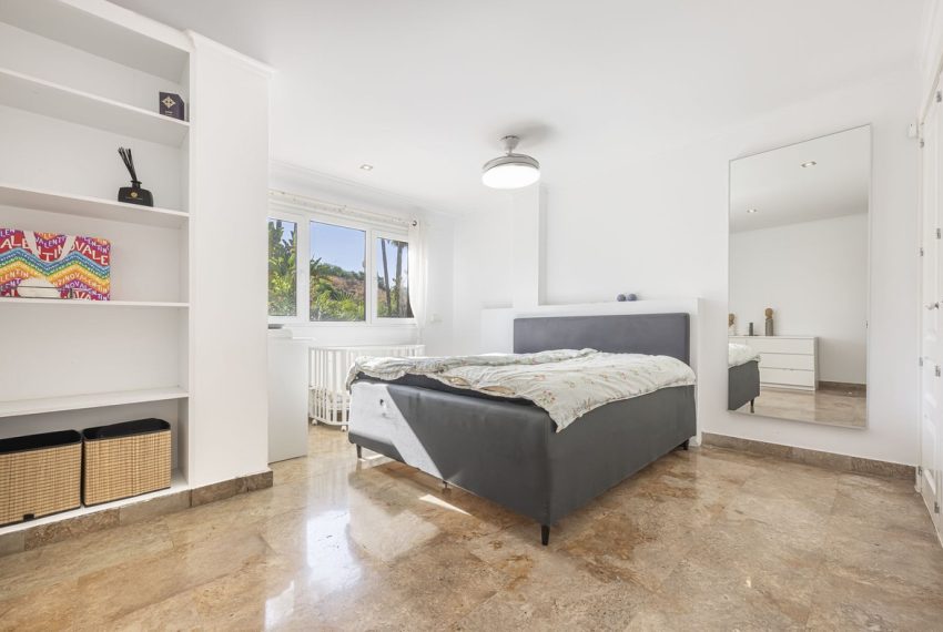 R5119132-Apartment-For-Sale-The-Golden-Mile-Ground-Floor-Apartment-3-Beds-254-Built-11