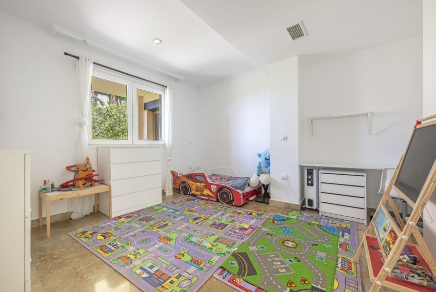 R5119132-Apartment-For-Sale-The-Golden-Mile-Ground-Floor-Apartment-3-Beds-254-Built-13
