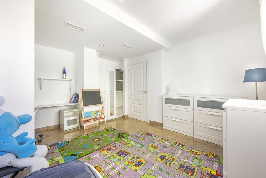 R5119132-Apartment-For-Sale-The-Golden-Mile-Ground-Floor-Apartment-3-Beds-254-Built-14