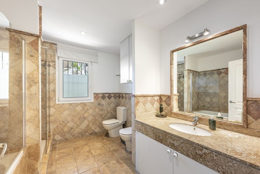 R5119132-Apartment-For-Sale-The-Golden-Mile-Ground-Floor-Apartment-3-Beds-254-Built-15