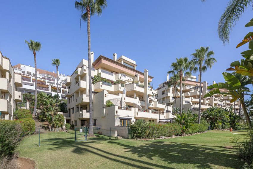 R5119132-Apartment-For-Sale-The-Golden-Mile-Ground-Floor-Apartment-3-Beds-254-Built-19