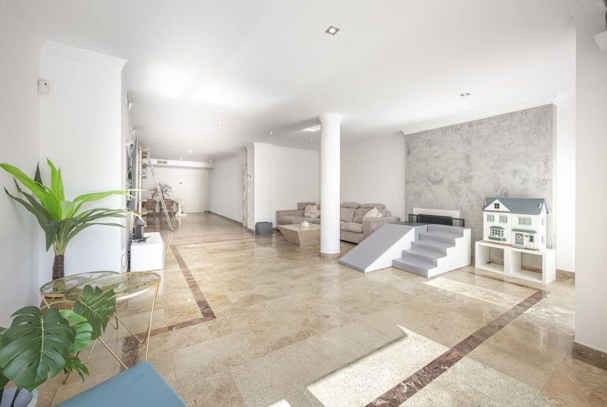 R5119132-Apartment-For-Sale-The-Golden-Mile-Ground-Floor-Apartment-3-Beds-254-Built-8