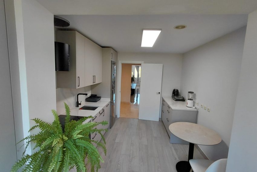 R5141980-Apartment-For-Sale-Nagueles-Middle-Floor-Apartment-2-Beds-129-Built-9