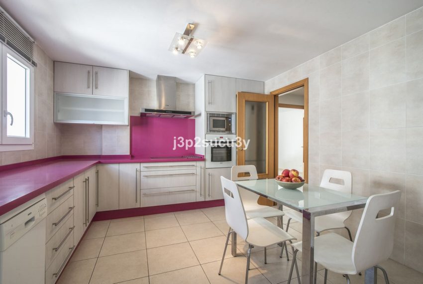 R5310019-Apartment-For-Sale-La-Campana-Middle-Floor-Apartment-4-Beds-142-Built-3